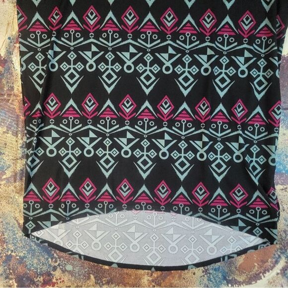 LulaRoe Irma Women's Black Short Sleeve Tunic Shirt Geometric Print Size Large - Picture 2 of 9